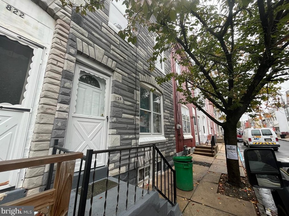 824 Church St, Reading PA  19601-2220 exterior