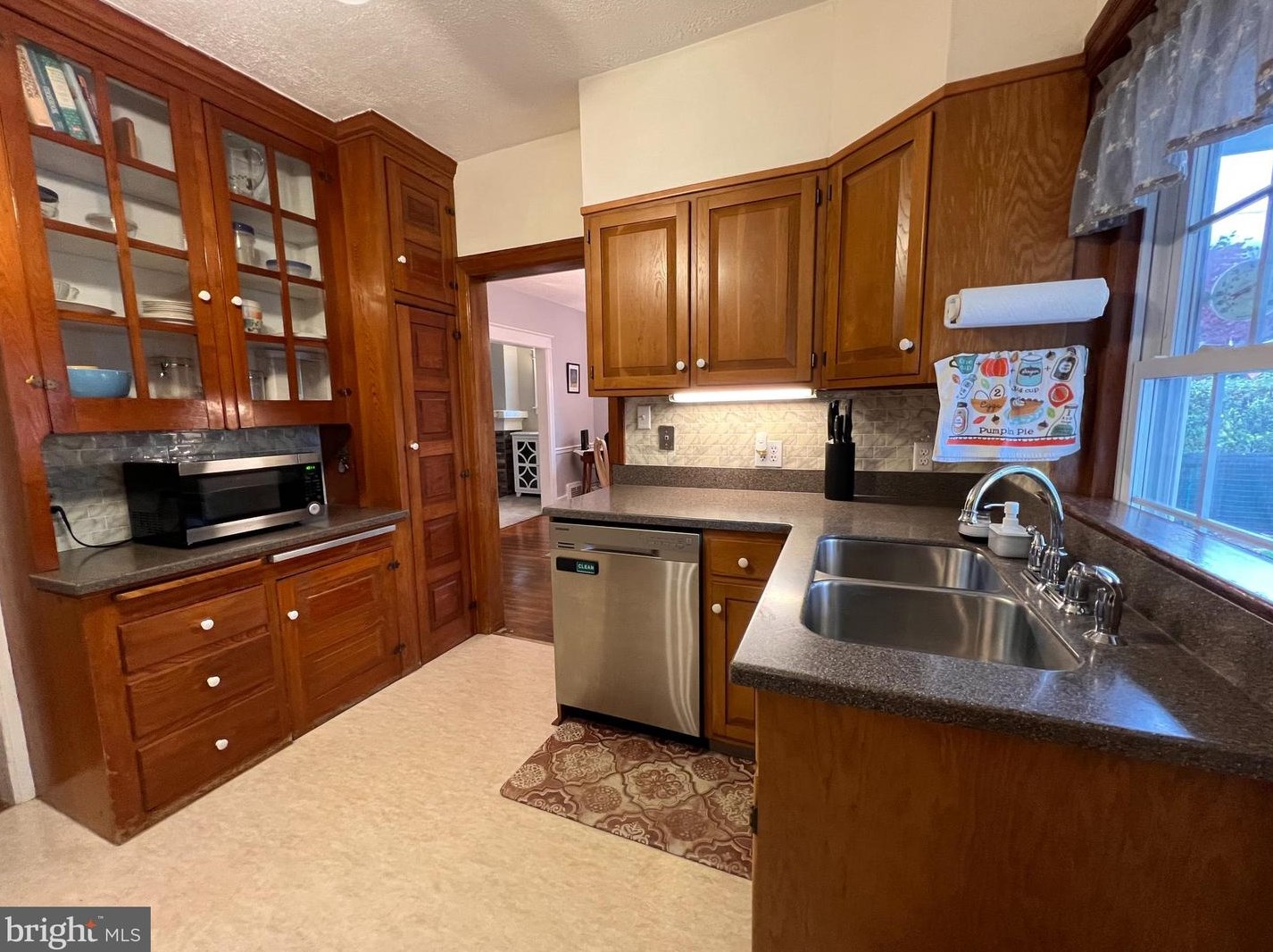 121 Park Rd, Reading PA  19610-3015 exterior