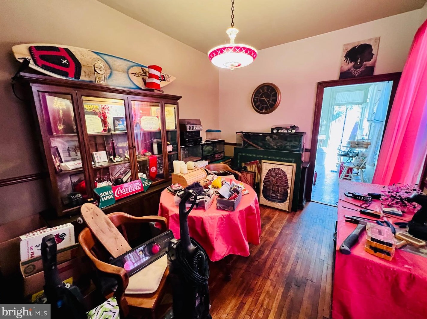 323 Hoskins Pl, Reading PA 19602-2217 exterior