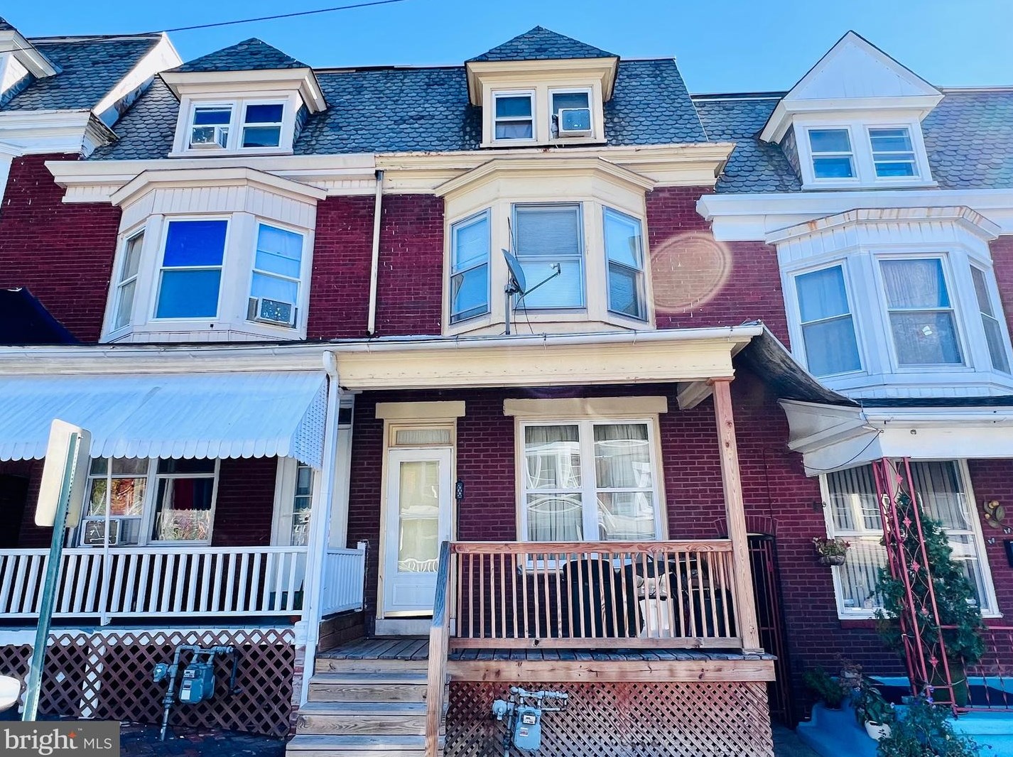 323 Hoskins Pl, Reading, PA 19602-2217