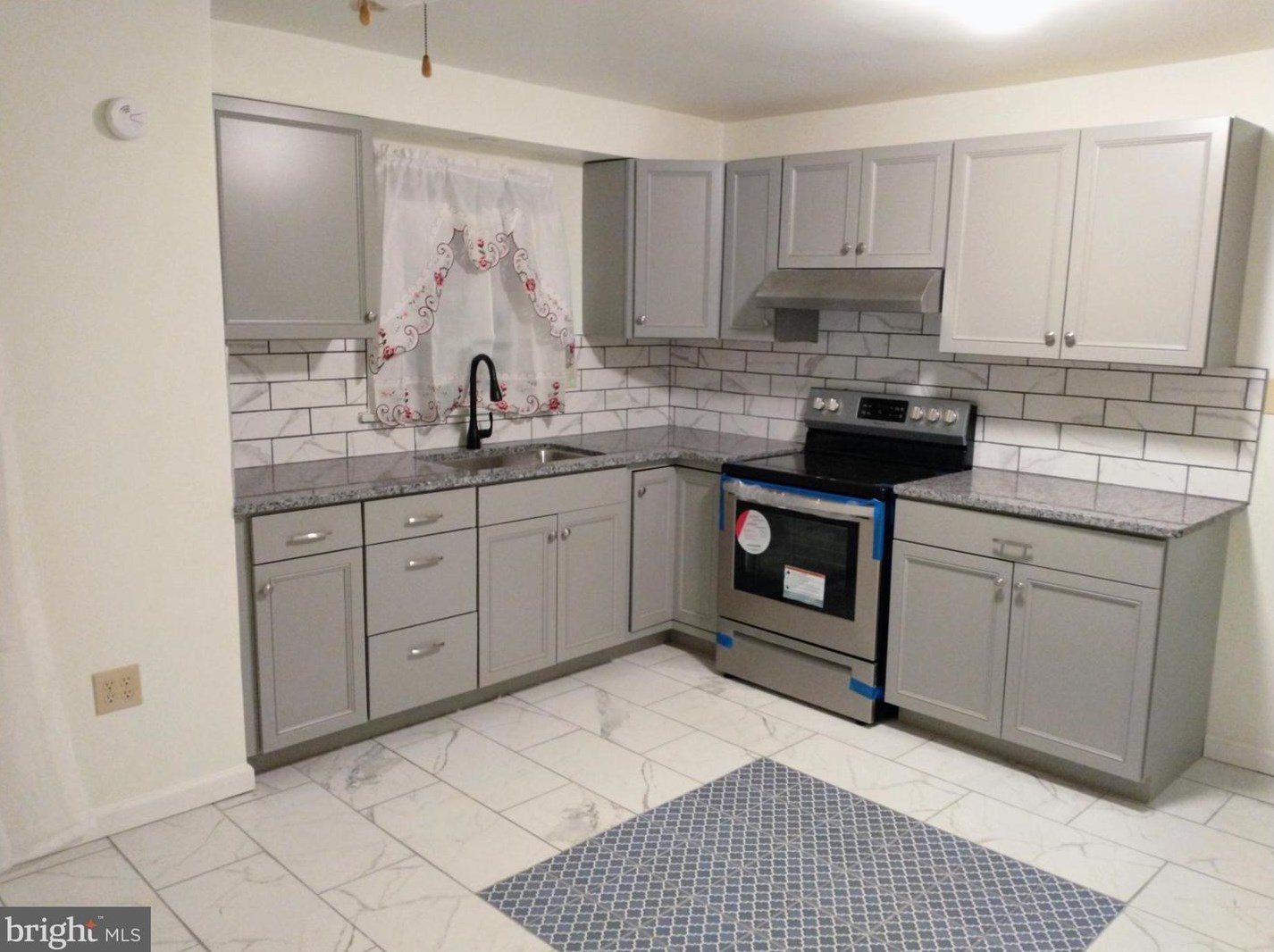 105 Monroe St, Reading PA  19605-3120 exterior