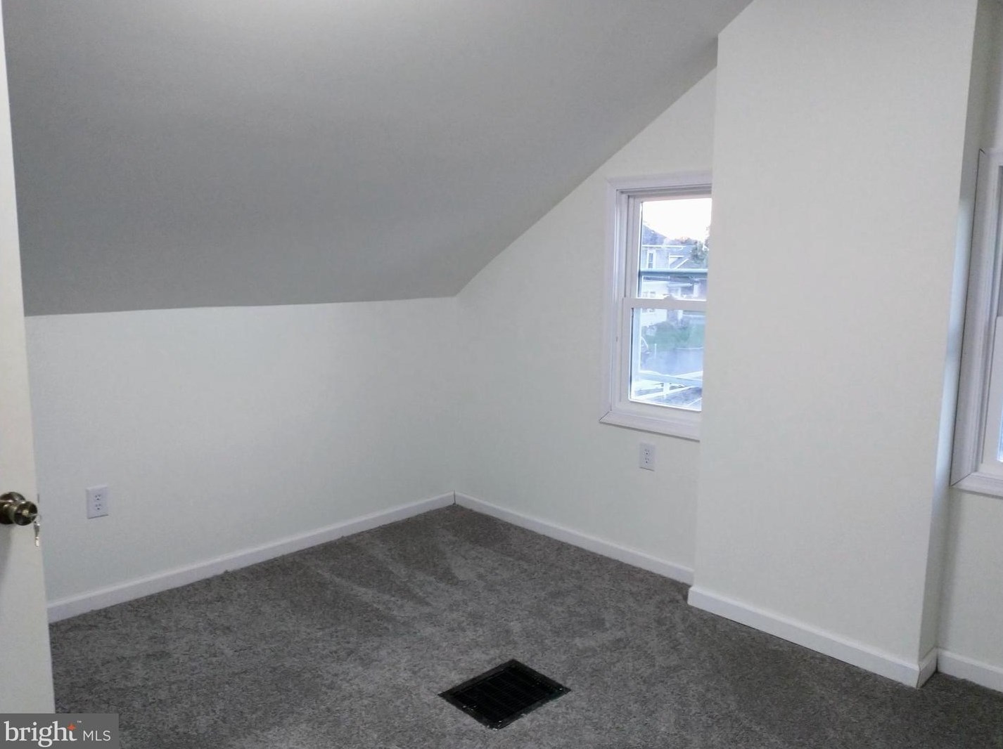 105 Monroe St, Reading PA  19605-3120 exterior