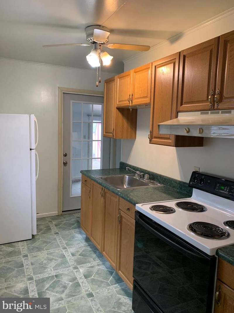 718 Reber St, Shoemakersville, PA 19555