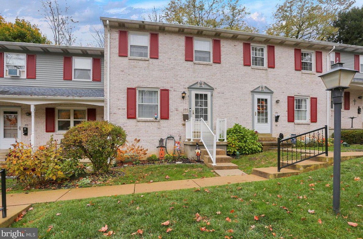 175 Village Dr, Spangsville, PA 19512