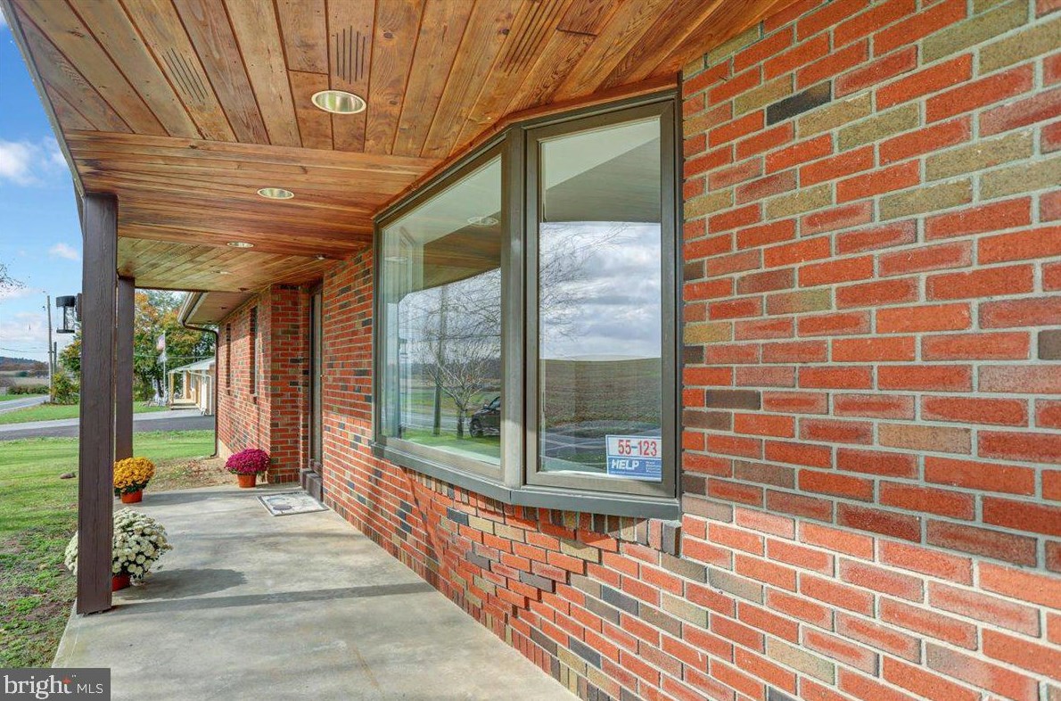 341 Zweizig Rd, Shoemakersville, PA 19555