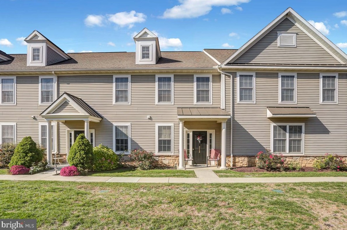 218 Springmont Dr, Reading, PA 19610-4013