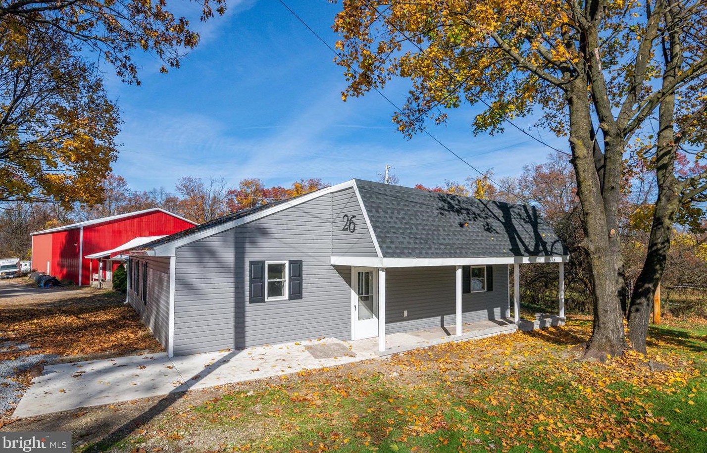26 Cottonwood Ln, Spring Valley, PA 19560