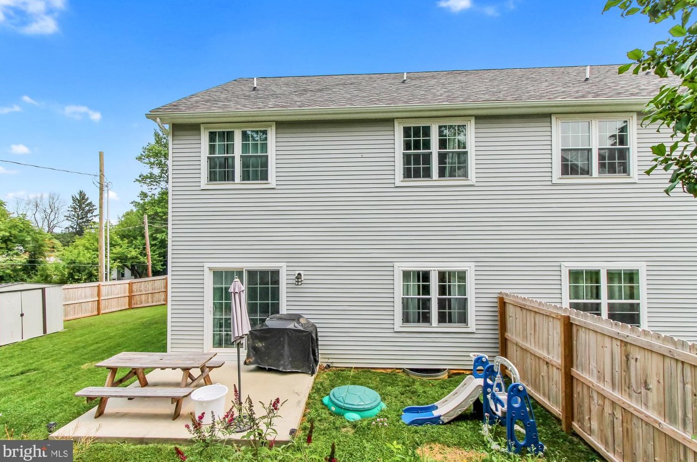 6 Beverly Ave, Reading PA  19607-1141 exterior