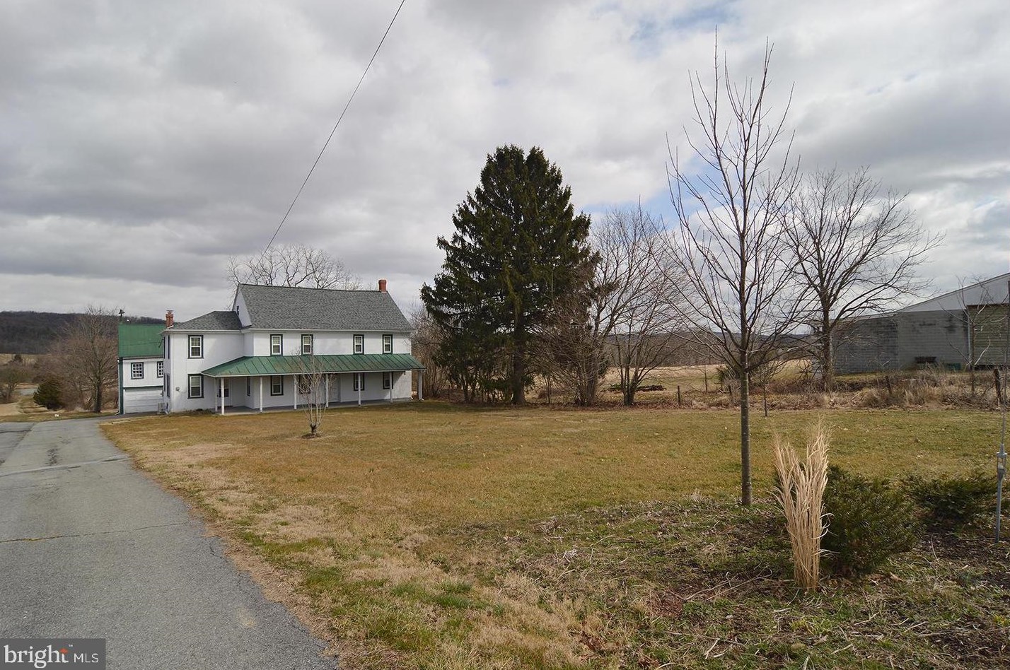 241 Mud Run Rd, Basket, PA 19547