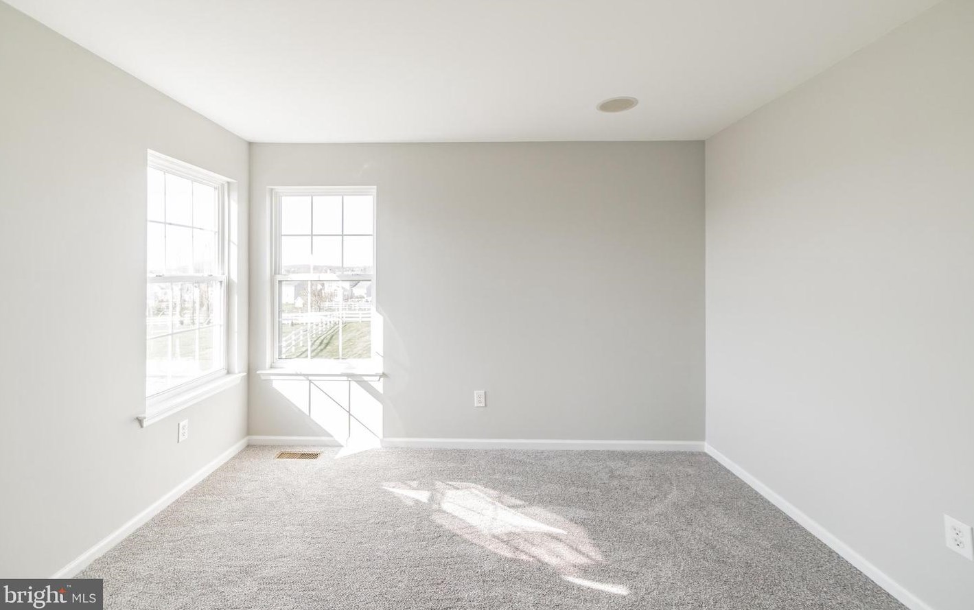 173 Meadowside Dr, Douglassville PA  19518-1335 exterior