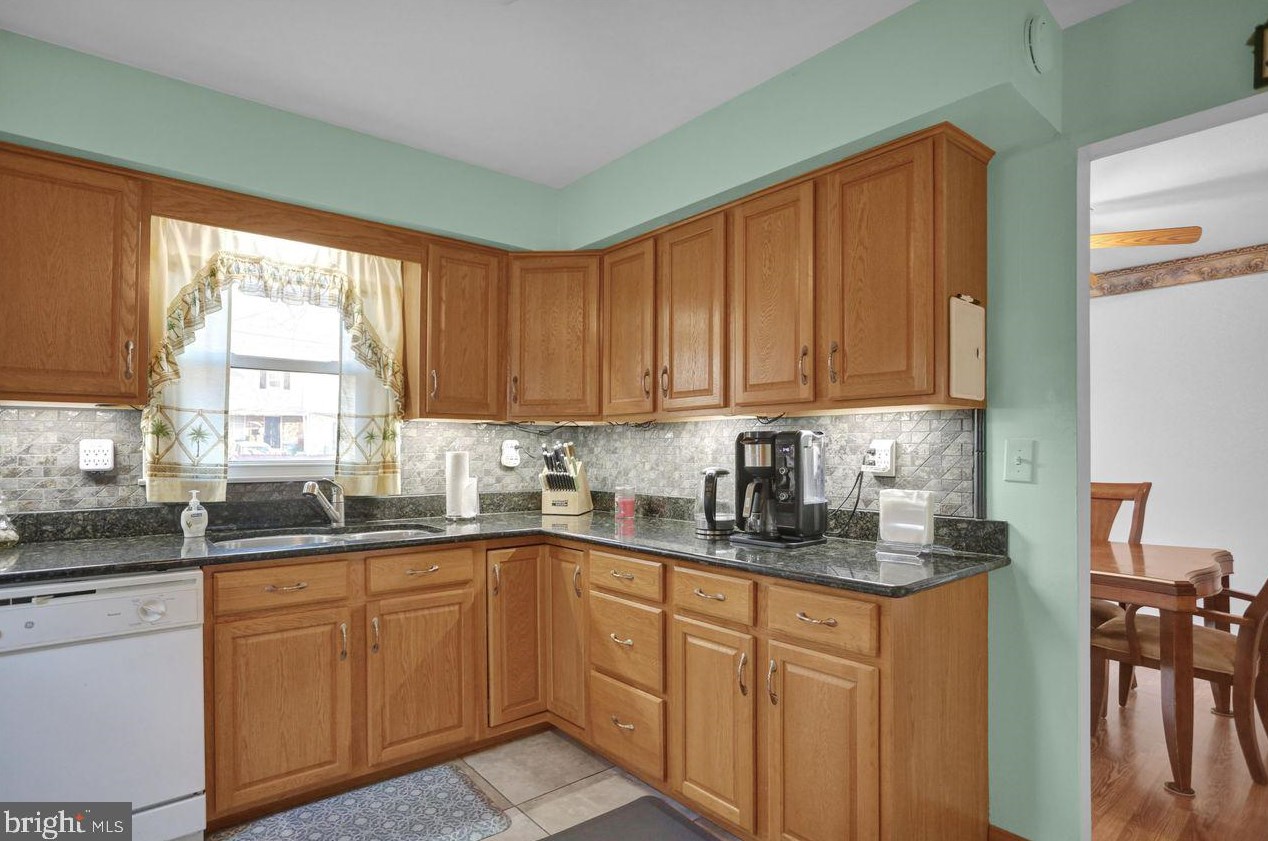 2611 Girard Ave, Reading PA  19609-1813 exterior