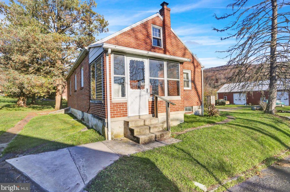 1815 Frush Valley Rd, Spring Valley, PA 19560