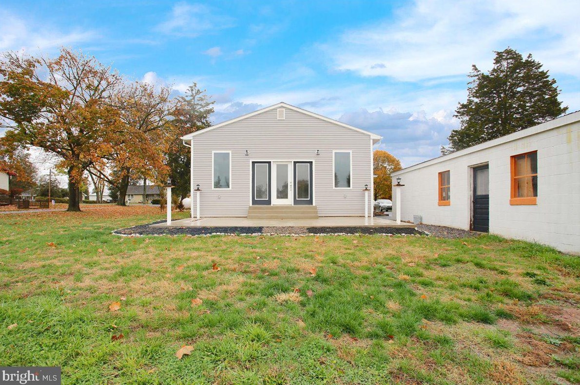 5900 Littlefield Ave, Reading PA  19606-3721 exterior