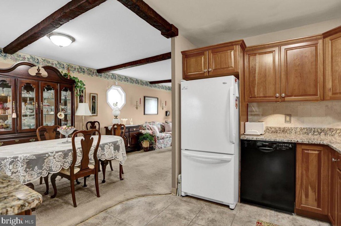 8 Cherrywood Rd, Reading PA  exterior