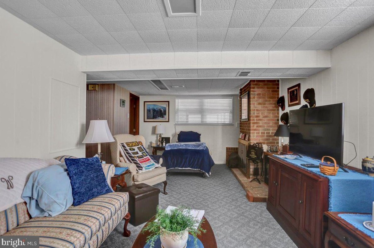 8 Cherrywood Rd, Reading PA  exterior