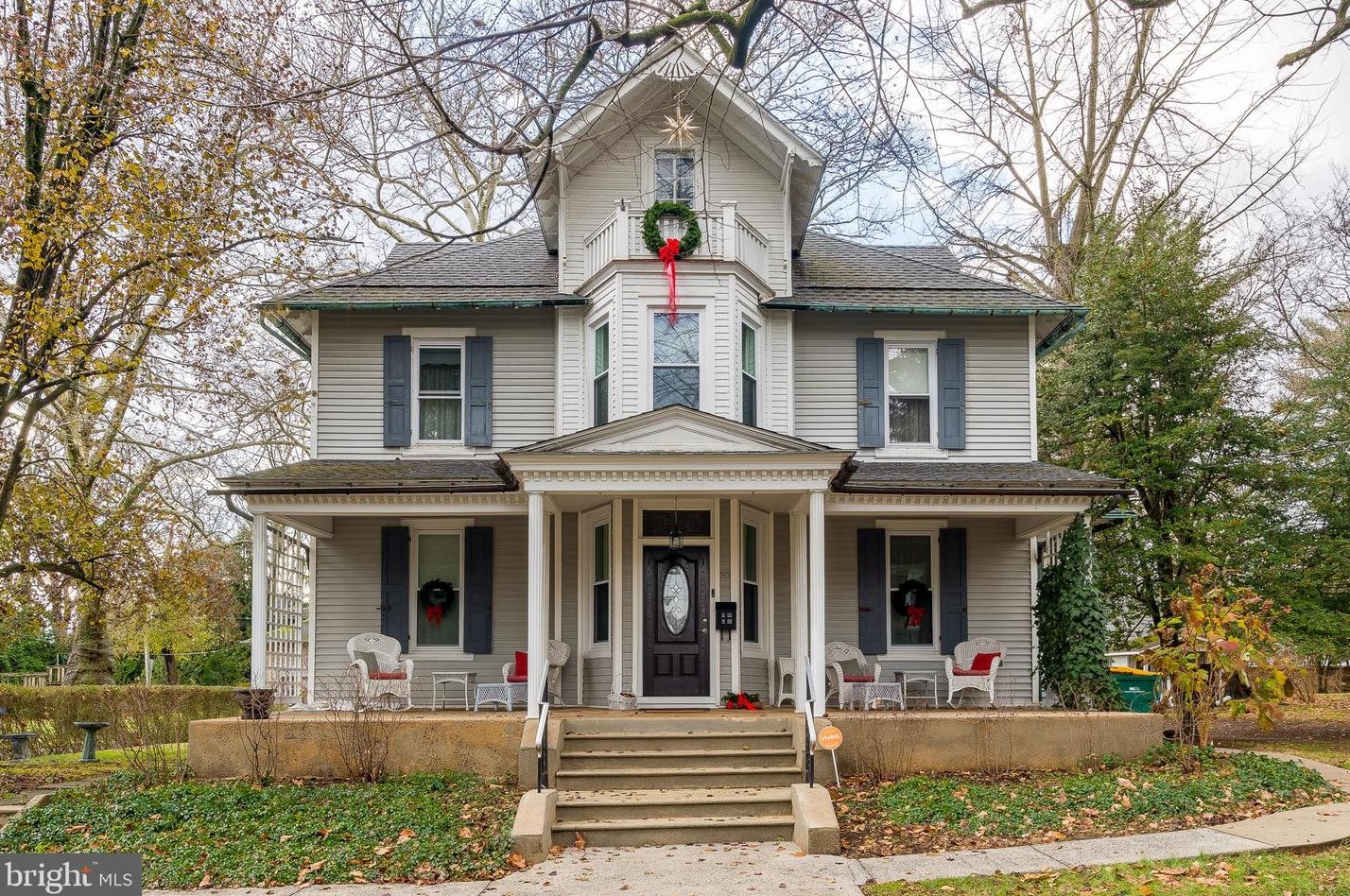 20 Howard St, Reading, PA 19609-1412