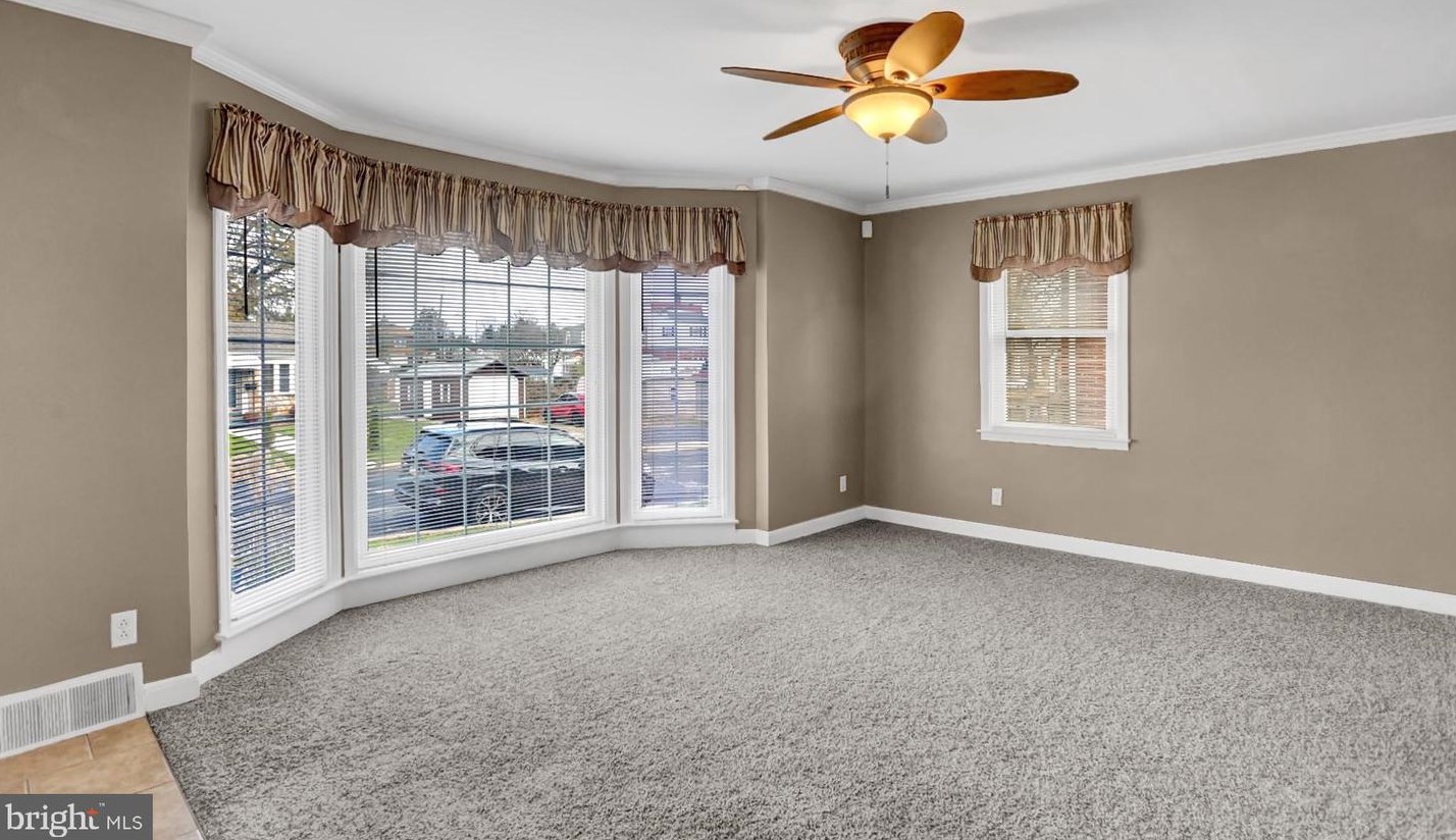 216 Mayberry Ave, Reading, PA 19605-2942