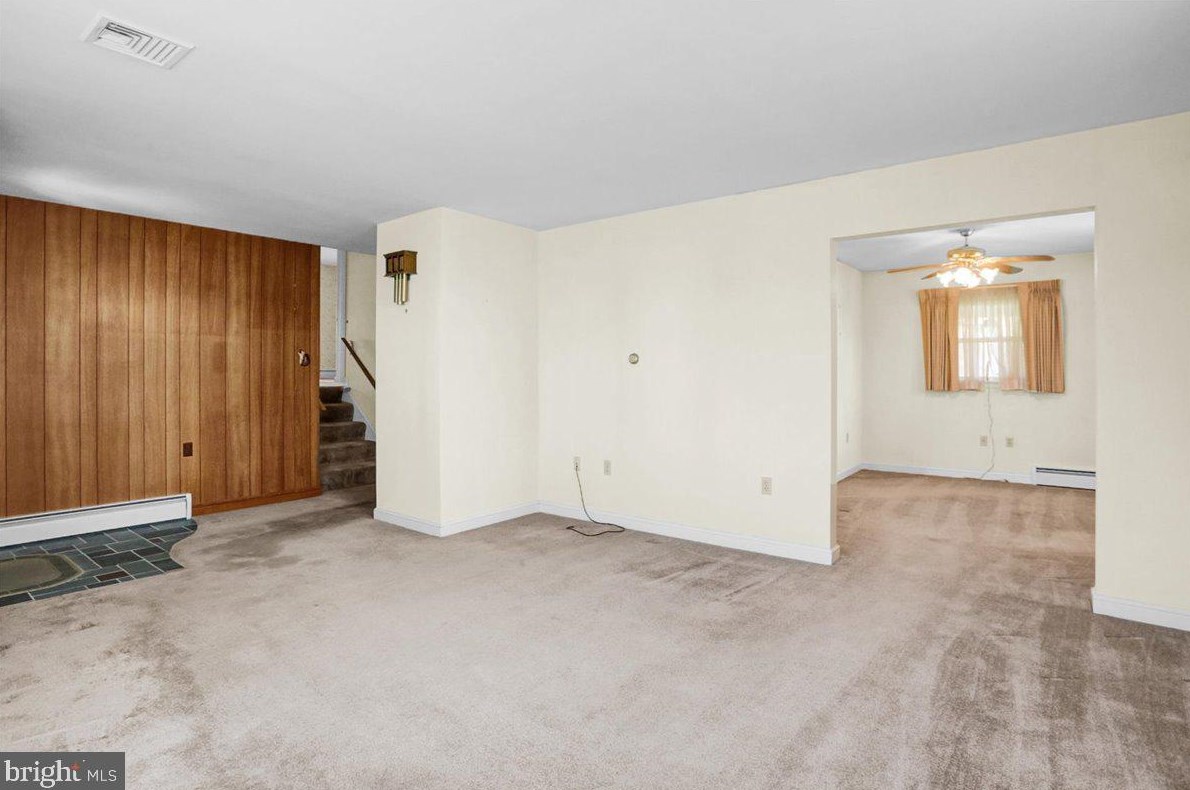 6 Maple St, Hummels Store PA 19540-1908 exterior