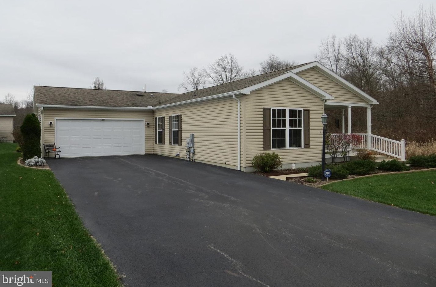 4 Wagtail Ct, Bechtelsville, PA 19505-9093