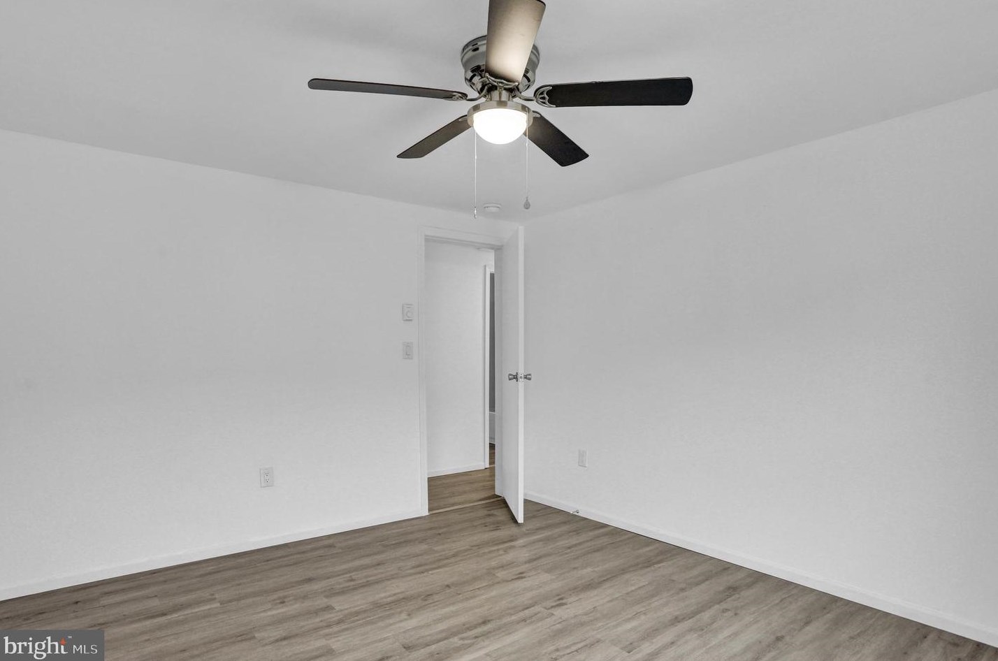 1049 Butter Ln, Reading PA  19606-1108 exterior