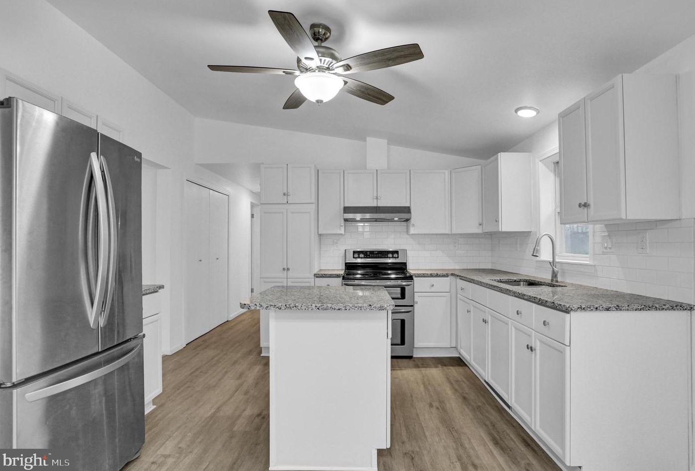 1049 Butter Ln, Reading PA  19606-1108 exterior