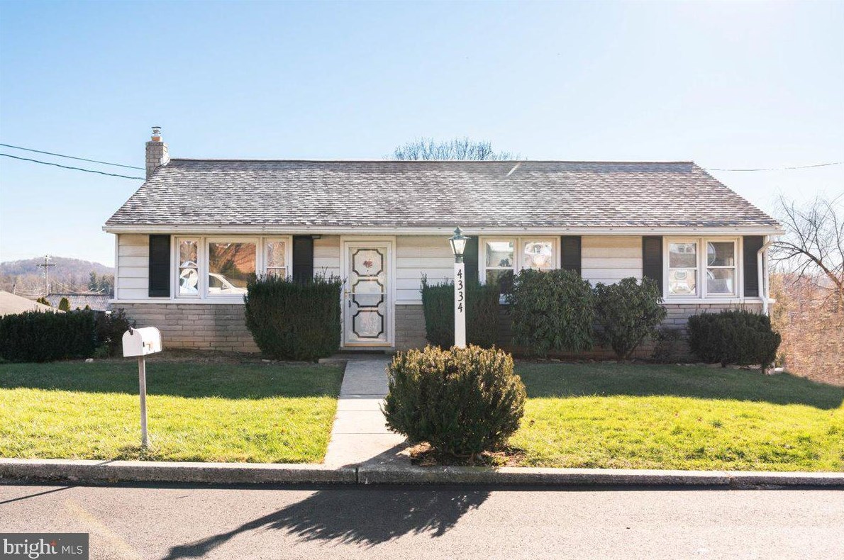4334 Hilldale Rd, Reading, PA 19606-2432