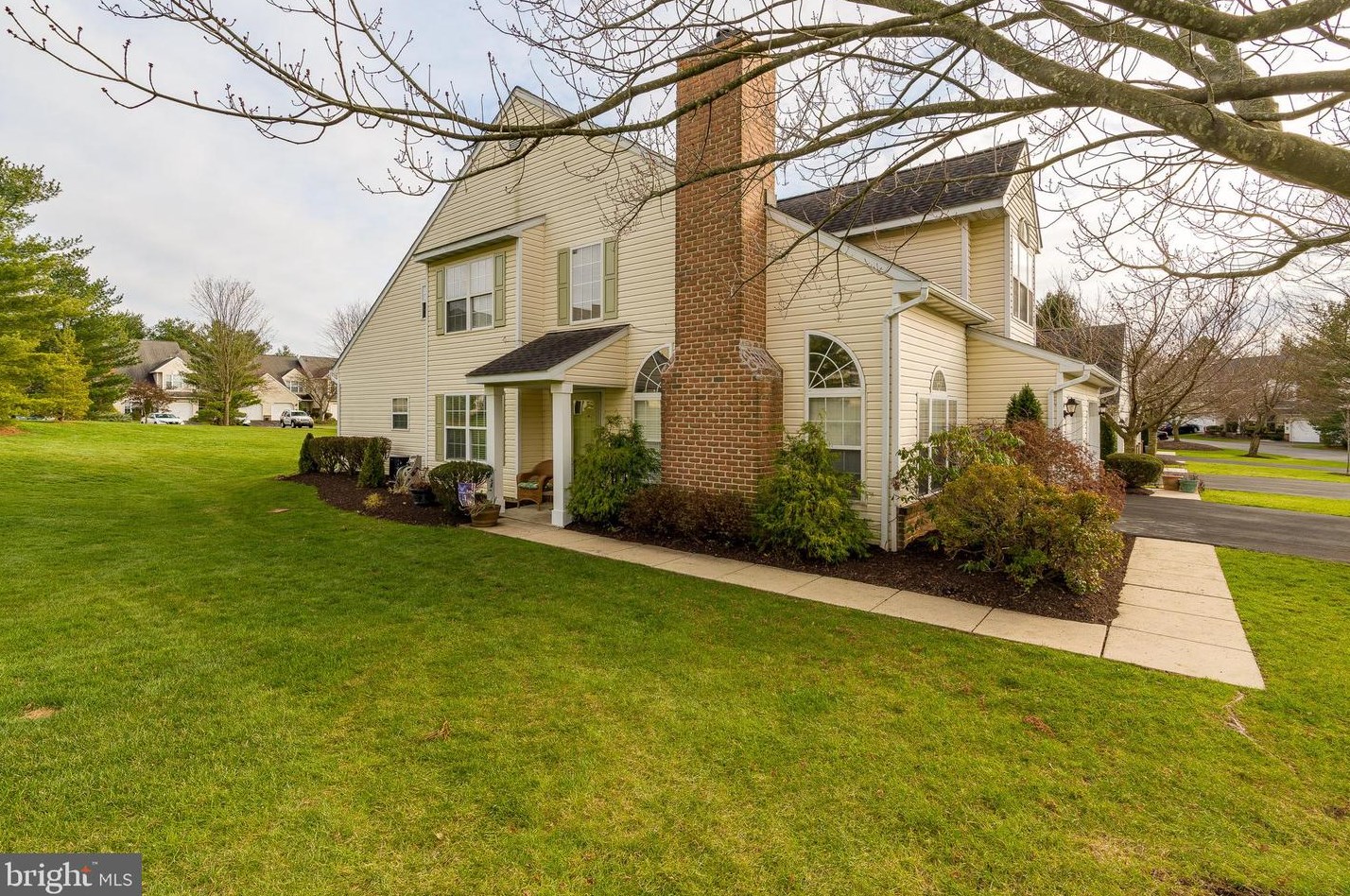 124 Hickory Ln, Reading, PA 19610-1054