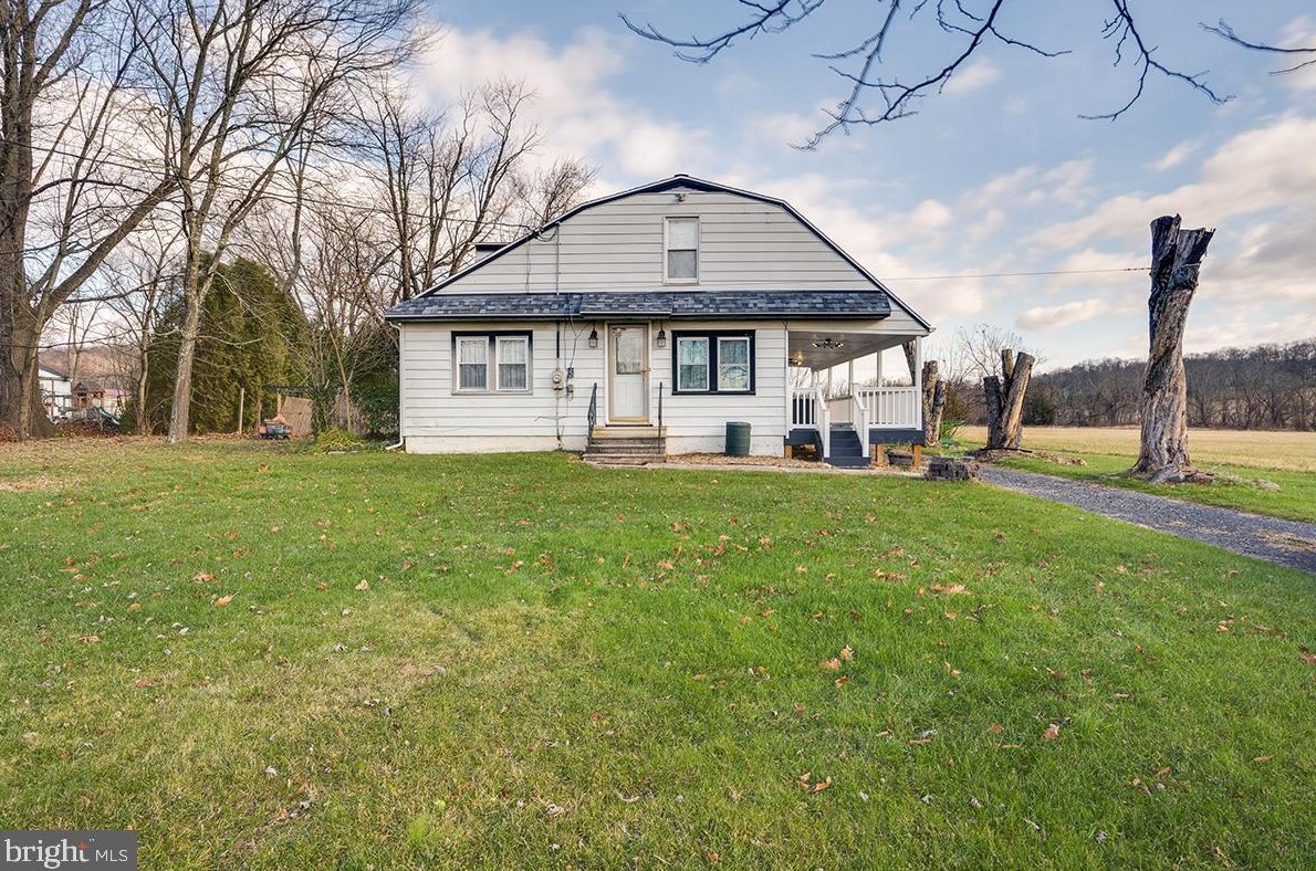 274 Wiest School Rd, Reading, PA 19606-9362
