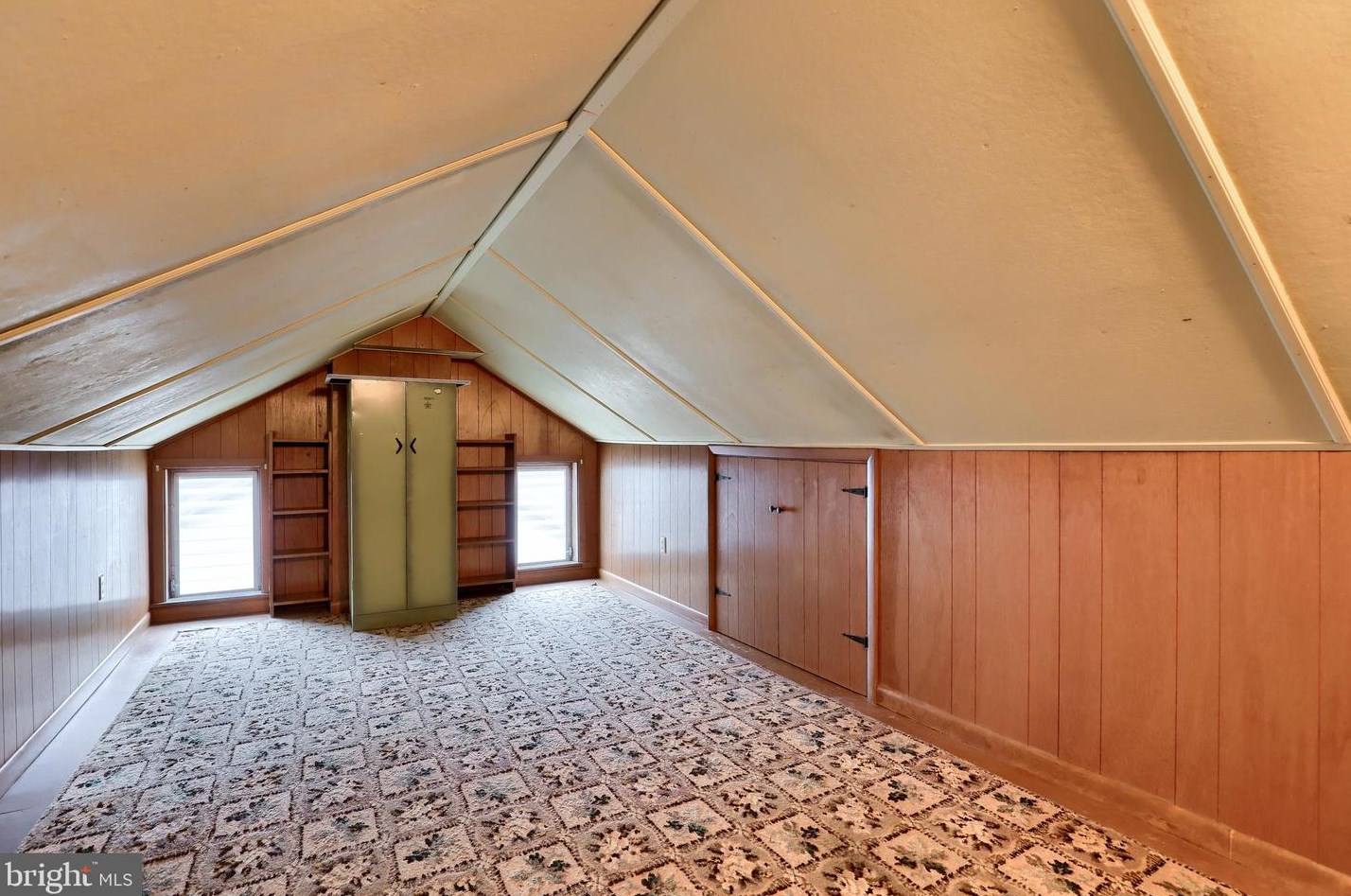 52 Chestnut St, Hummels Store PA 19540-1900 exterior