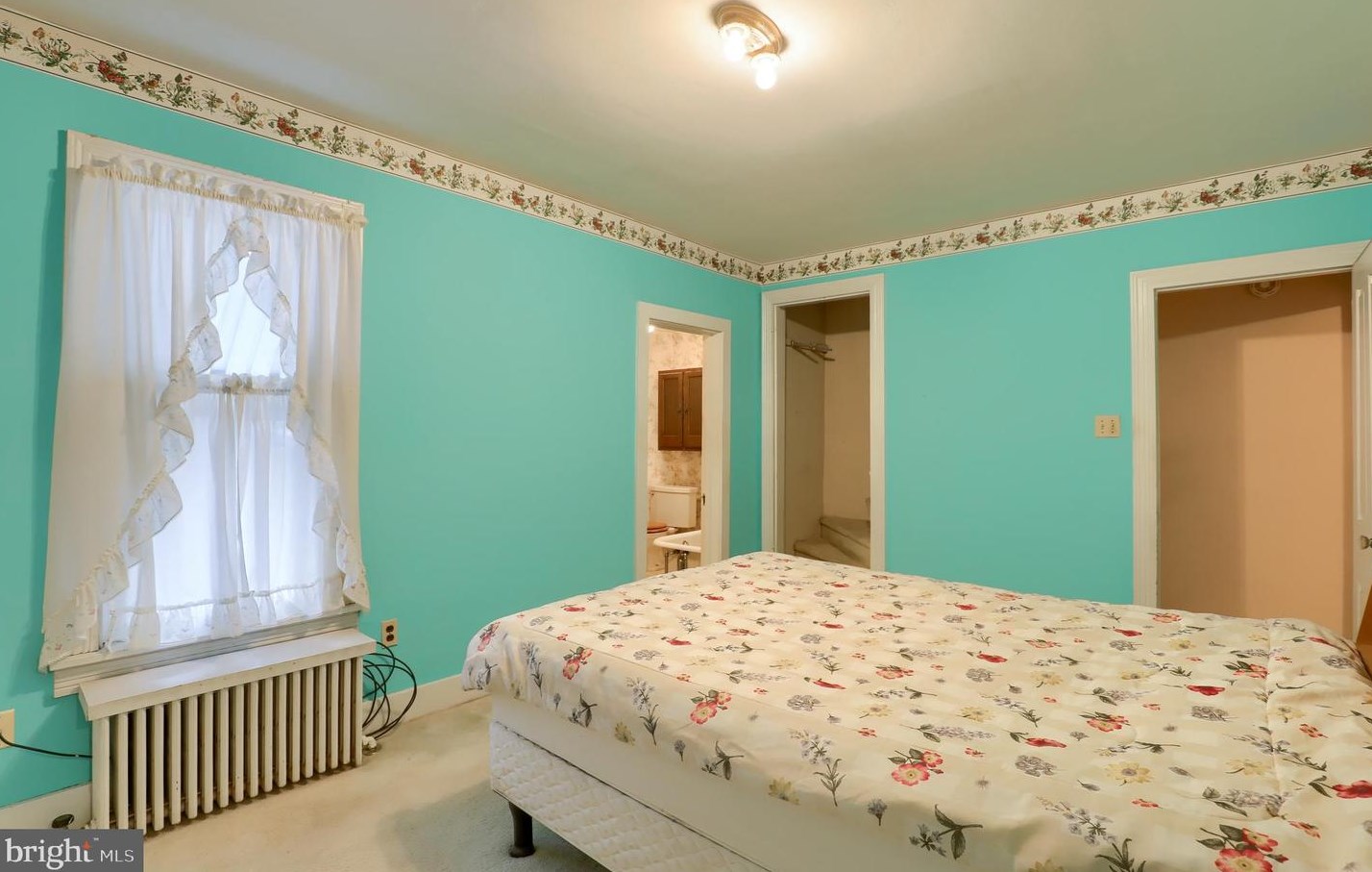 52 Chestnut St, Hummels Store PA 19540-1900 exterior