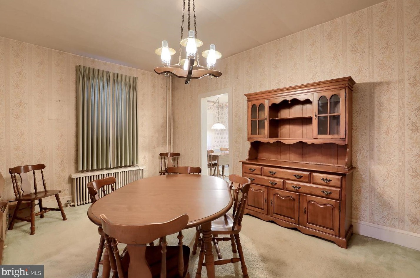 52 Chestnut St, Hummels Store PA 19540-1900 exterior