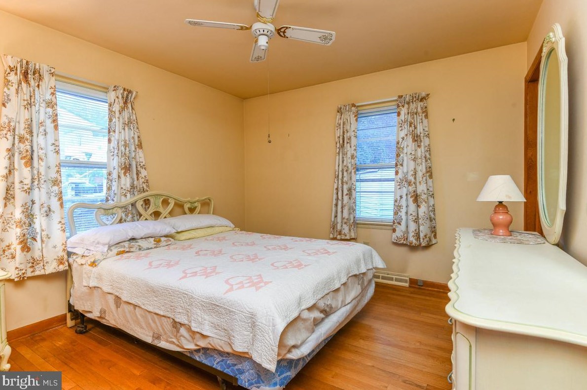 302 Hl Ave, Reading PA 19606-1529 exterior