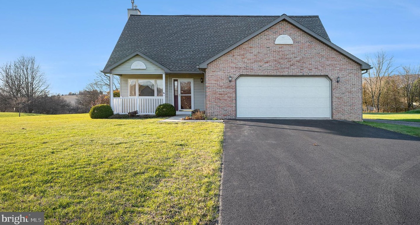 7 Sholly Dr, Moselem, PA 19526