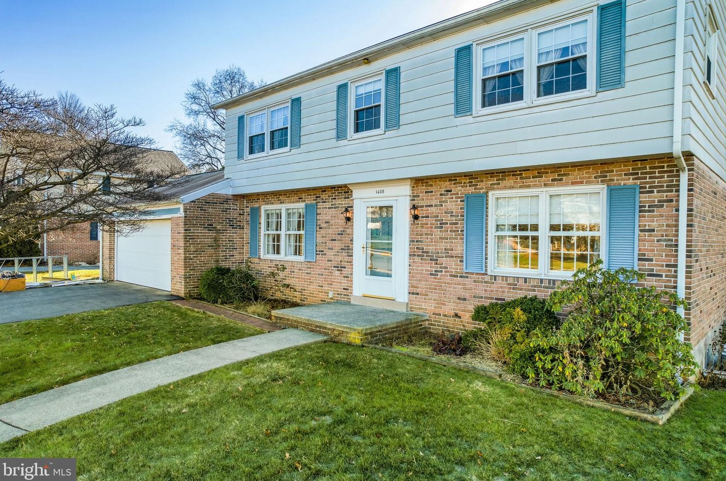 1608 Whitfield Blvd, Reading, PA 19609-1045