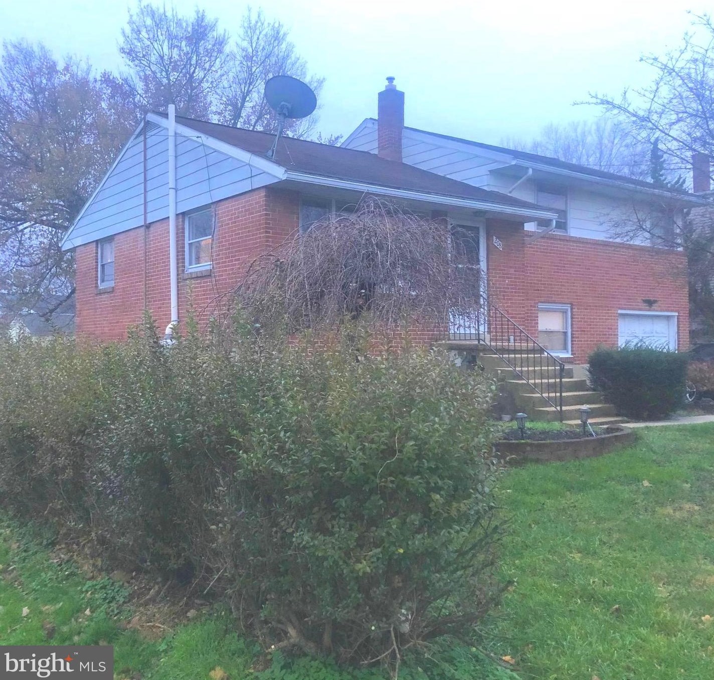 208 Reichart Ave, Reading, PA 19605-2950