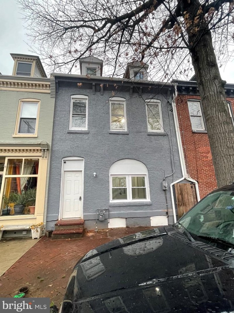 426 7th St, Reading, PA 19602-2413