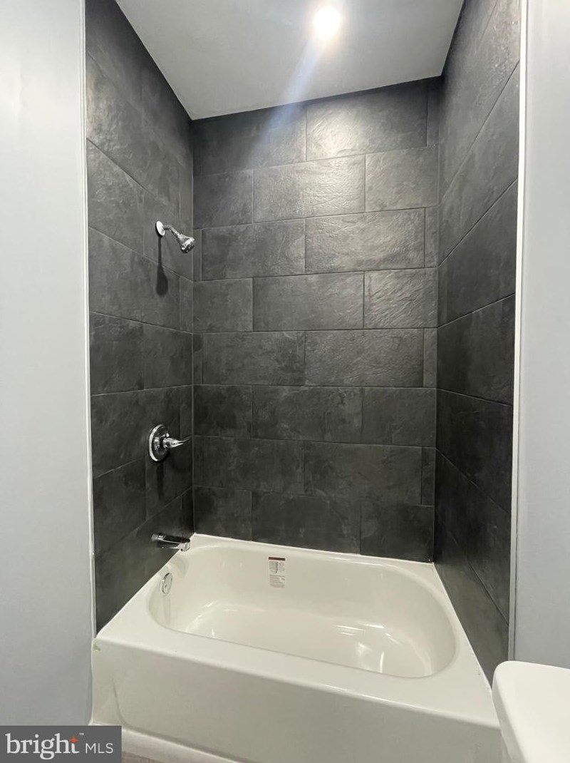 426 7th St, Reading PA  19602-2413 exterior