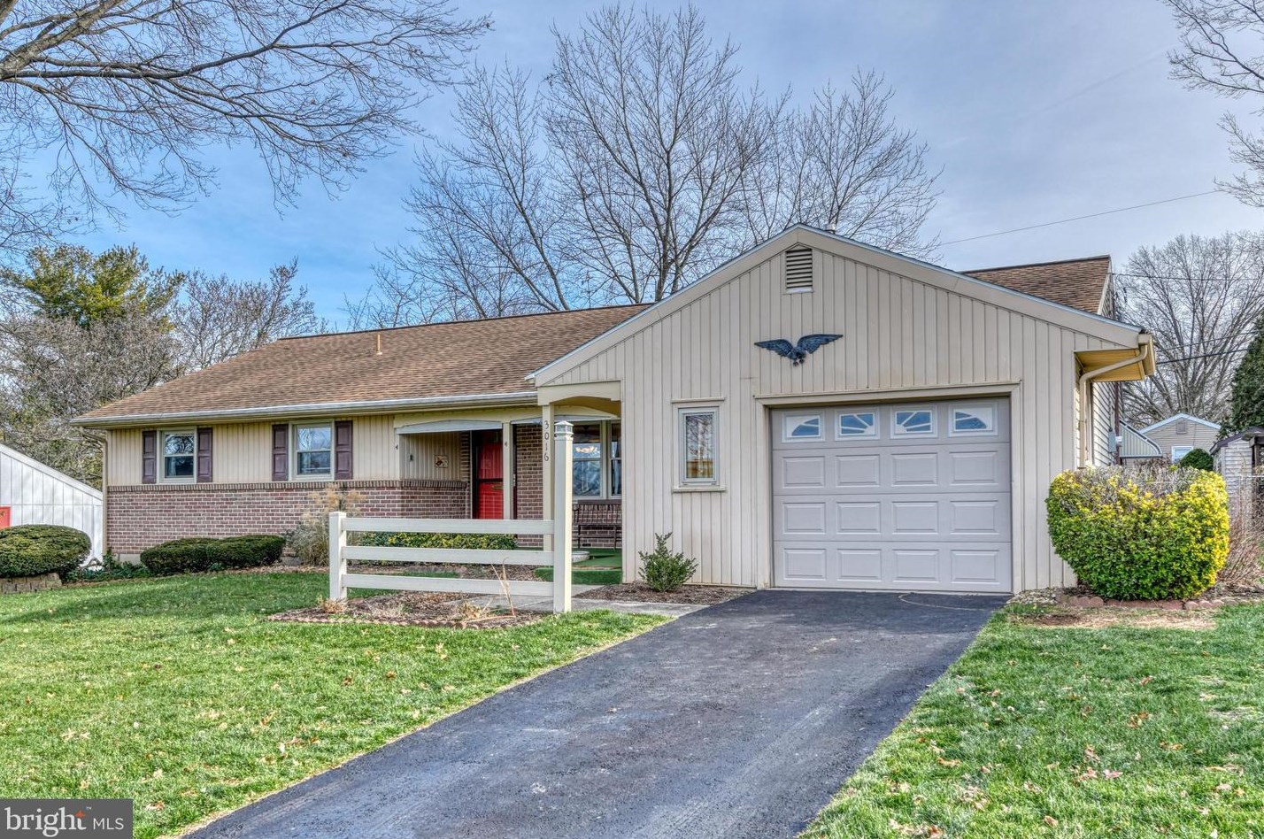 3016 Merritt Pkwy, Reading PA  19608-1014 exterior