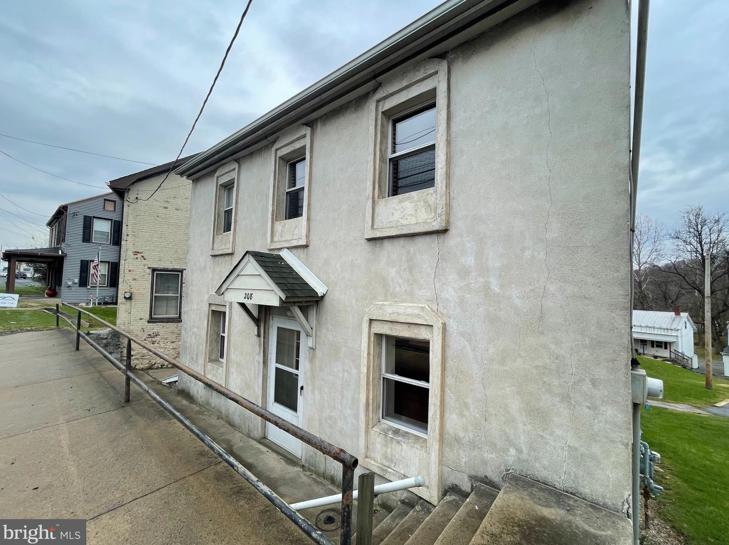 208 S Centre Ave, Dauberville, PA 19533