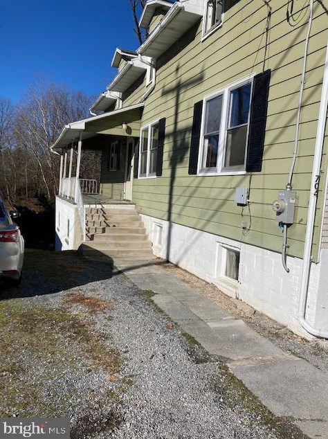 704 Mohrsville Rd, Shoemakersville, PA 19555
