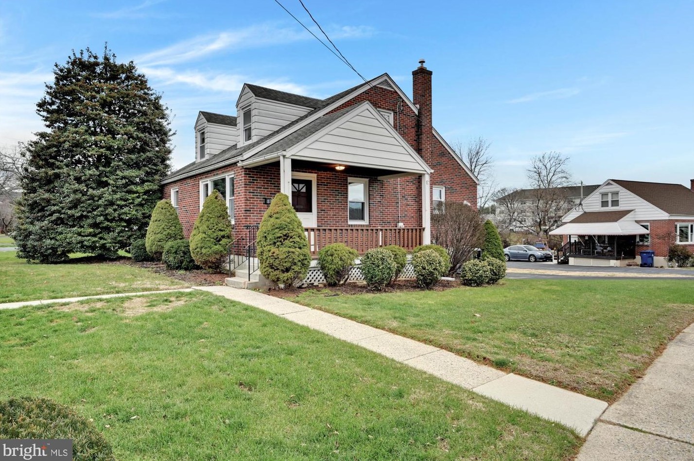 8 Princeton Ave, Reading, PA 19609-2453