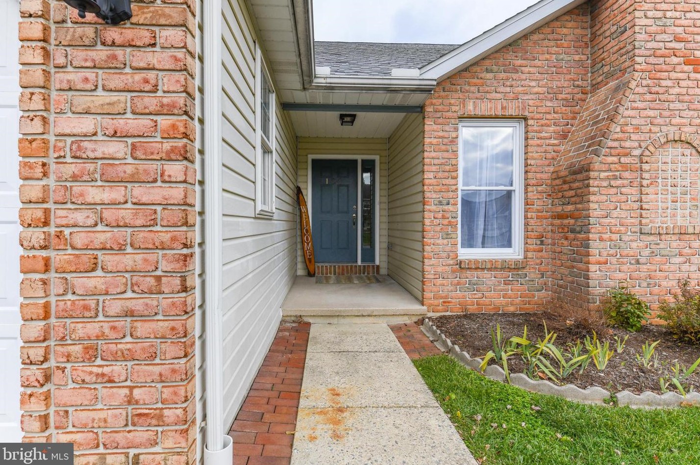 100 Omega Cir, Wernersville, PA 19565