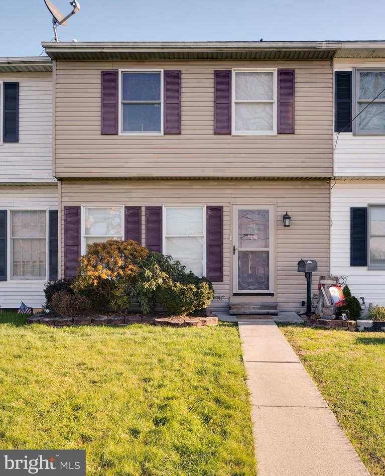527 Margaret St, Reading, PA 19611-1803