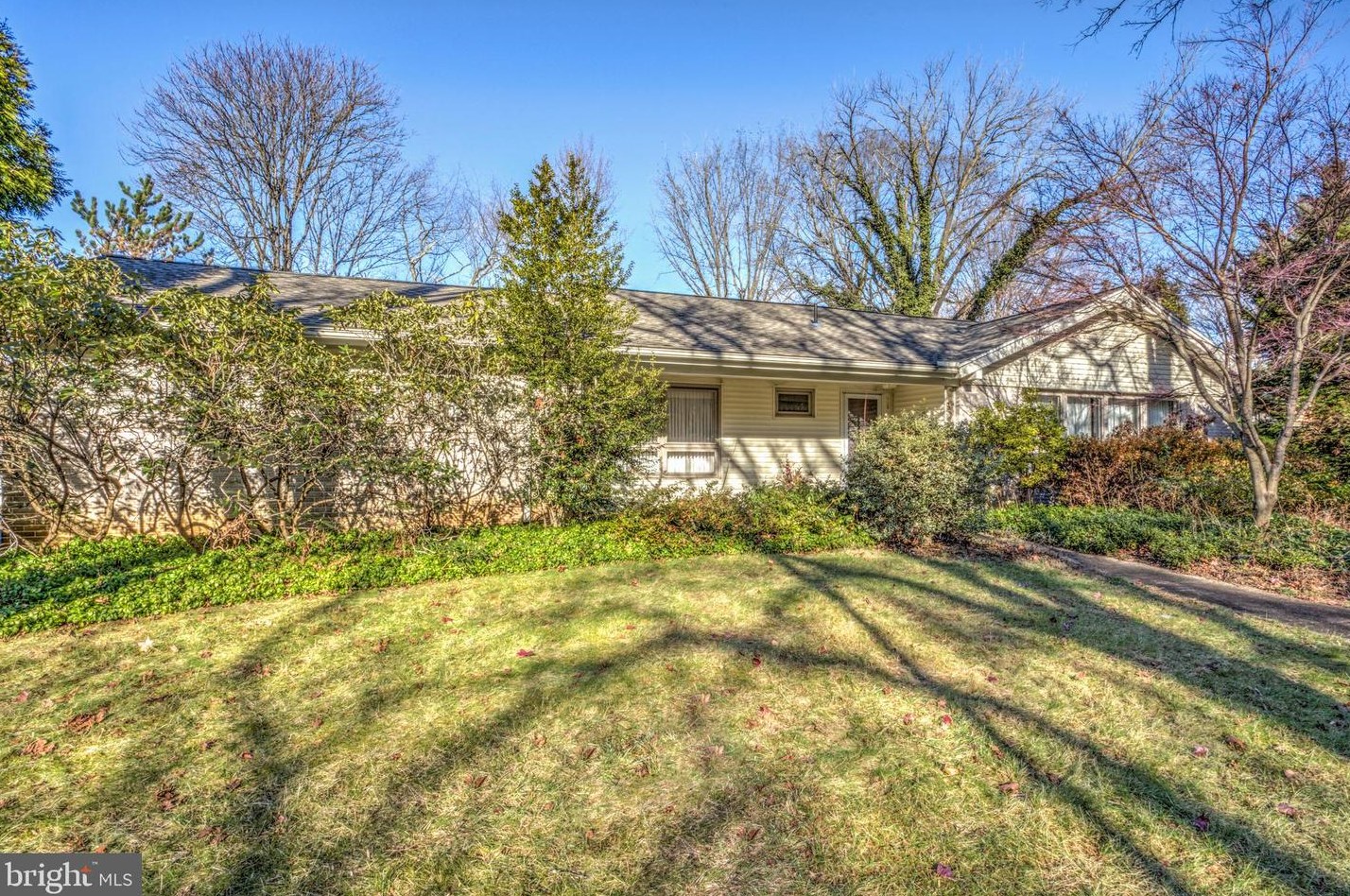 1527 Meadowlark Rd, Reading, PA 19610-2818