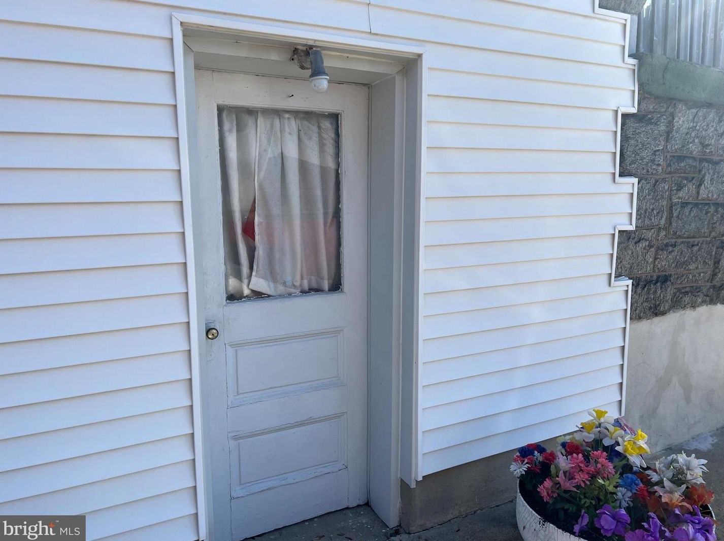 331 Douglass St, Reading PA  19601-2037 exterior