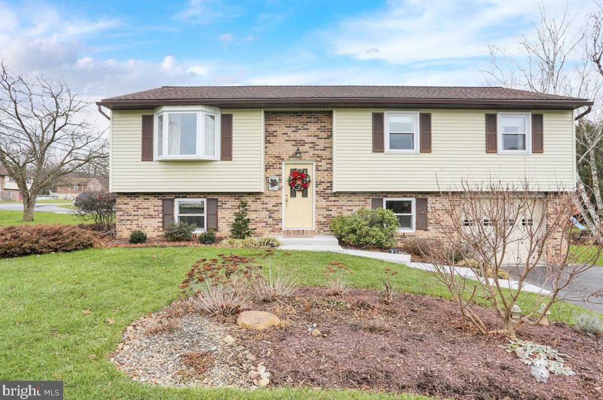 418 Cassidy Ct, Blandon, PA 19510