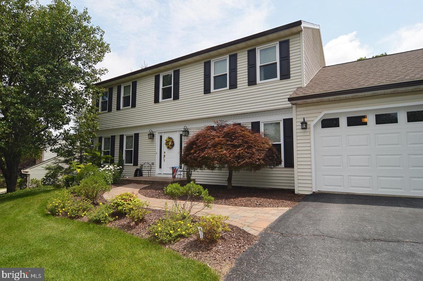 1002 Vista Ln, Reading, PA 19606-9765