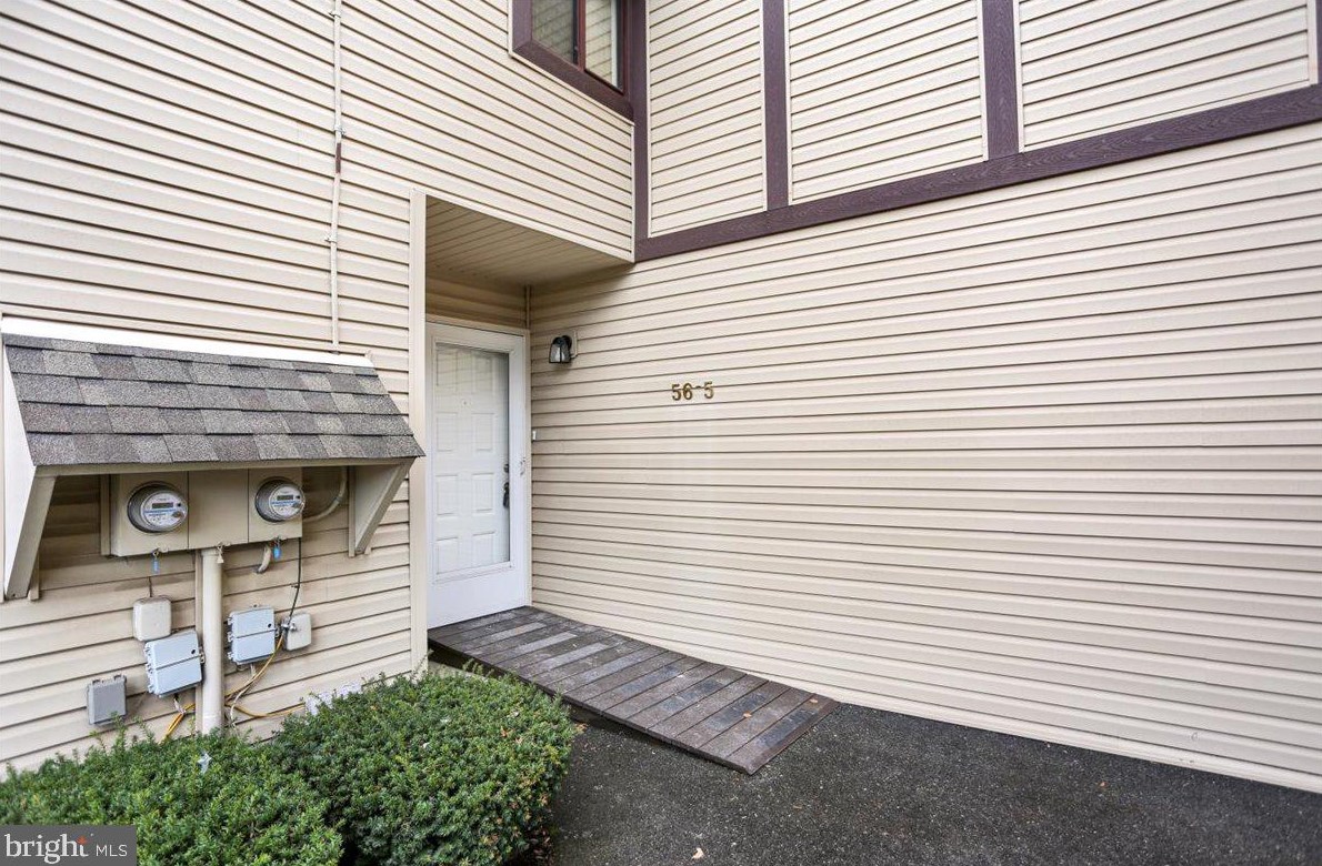 56 Holly Dr, Reading PA  19606-3270 exterior