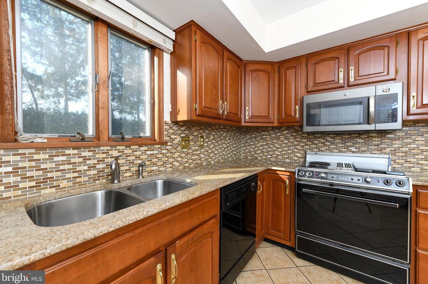 804 Carman Dr, Reading, PA 19610-1514