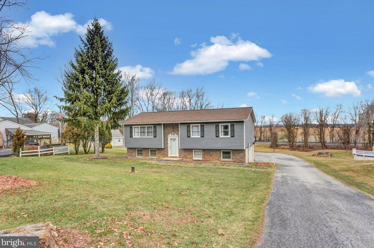 617 State St, Mertztown, PA 19539-9137